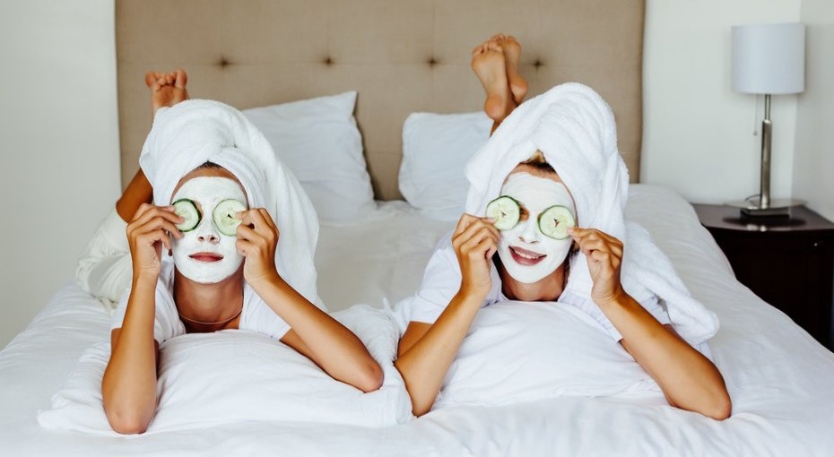 Спа на дому с подругой