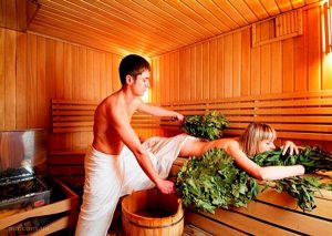 Русская баня с веником