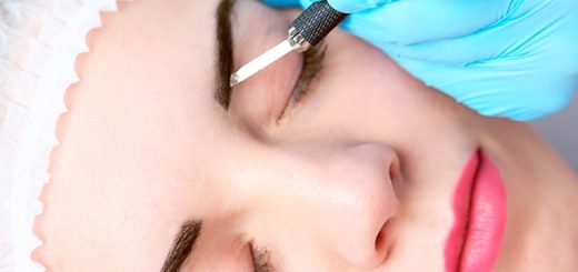 микроблейдинг бровей