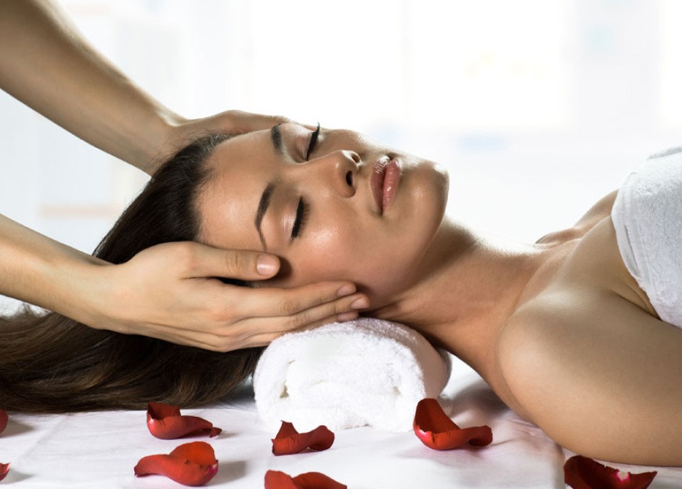 Испанский массаж лица и шеи